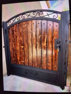 Custom gate