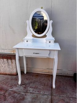 White Vanity Table with Oval Swivel Mirror & Crystal Knobs