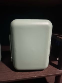 Mini fridge
