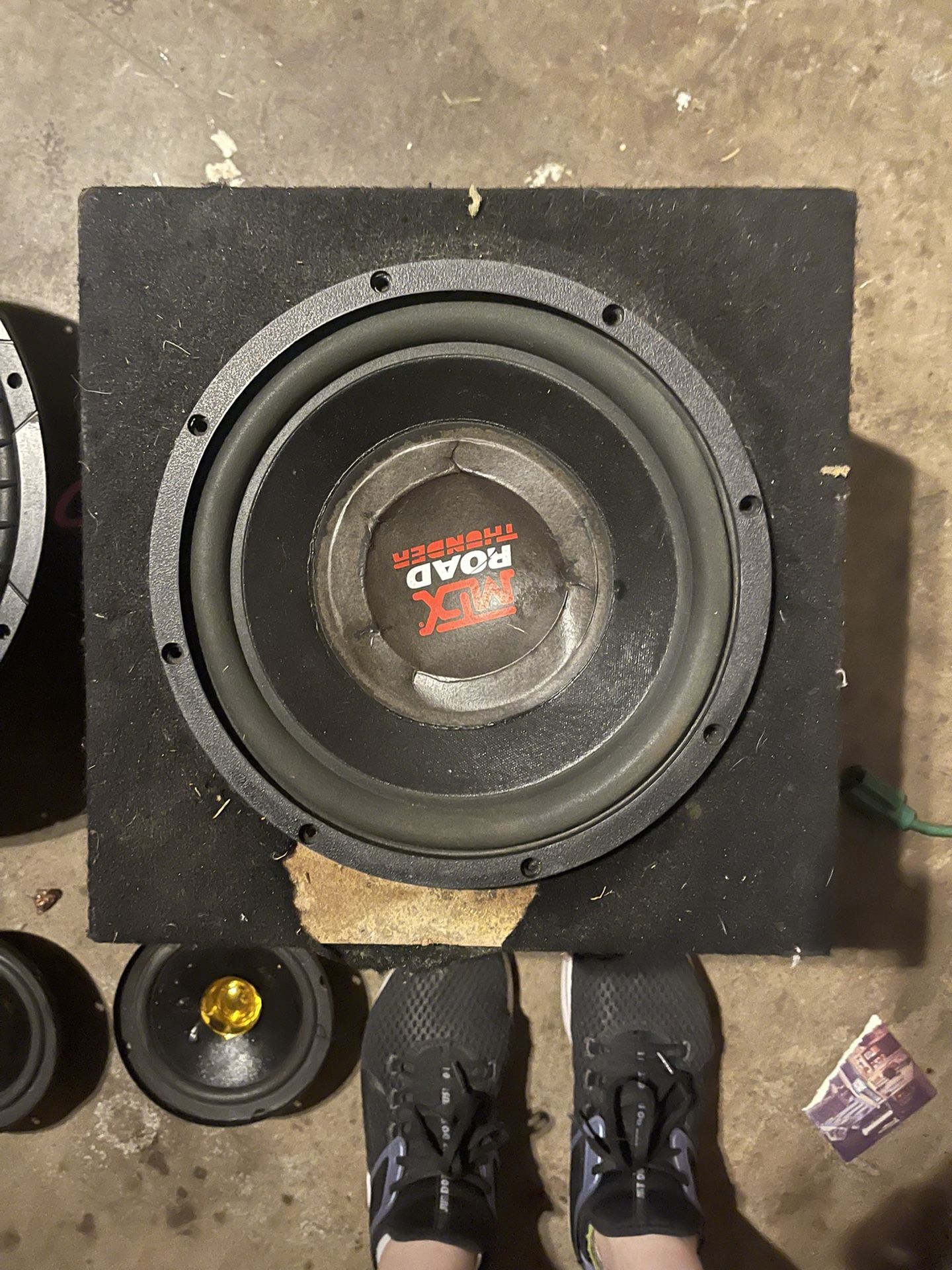 MTX Road Thunder 10" Car Audio Subwoofers/ Box