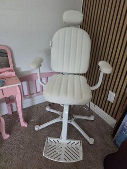 Salon chair/make up case