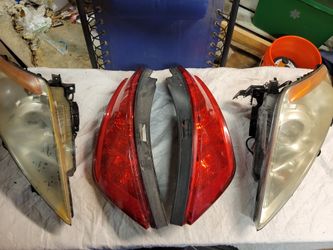 2003 Nissan Morano Headlights and Tail Lights