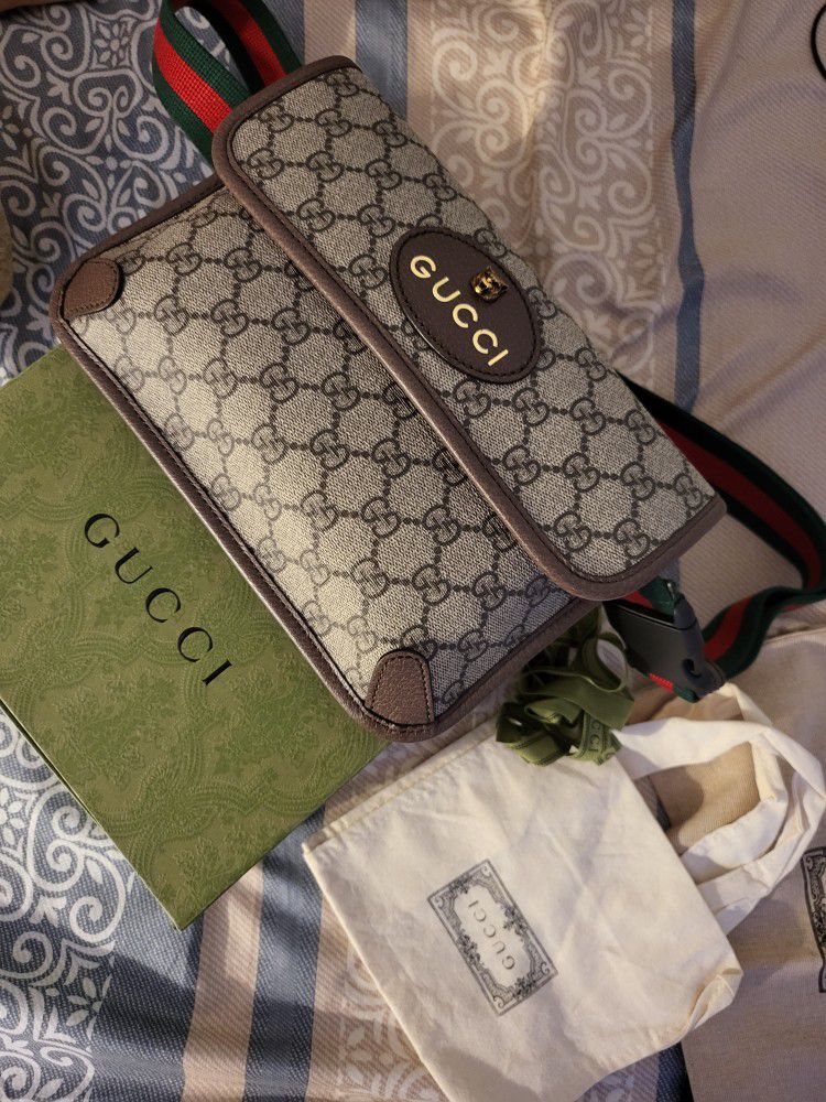 Gucci Supreme Cross Bag