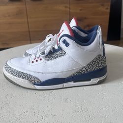 Jordan true blue 3’s