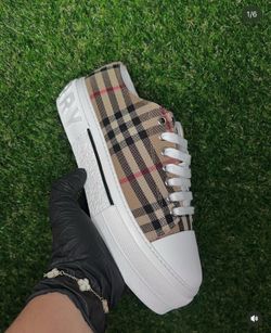 Burberry shoes