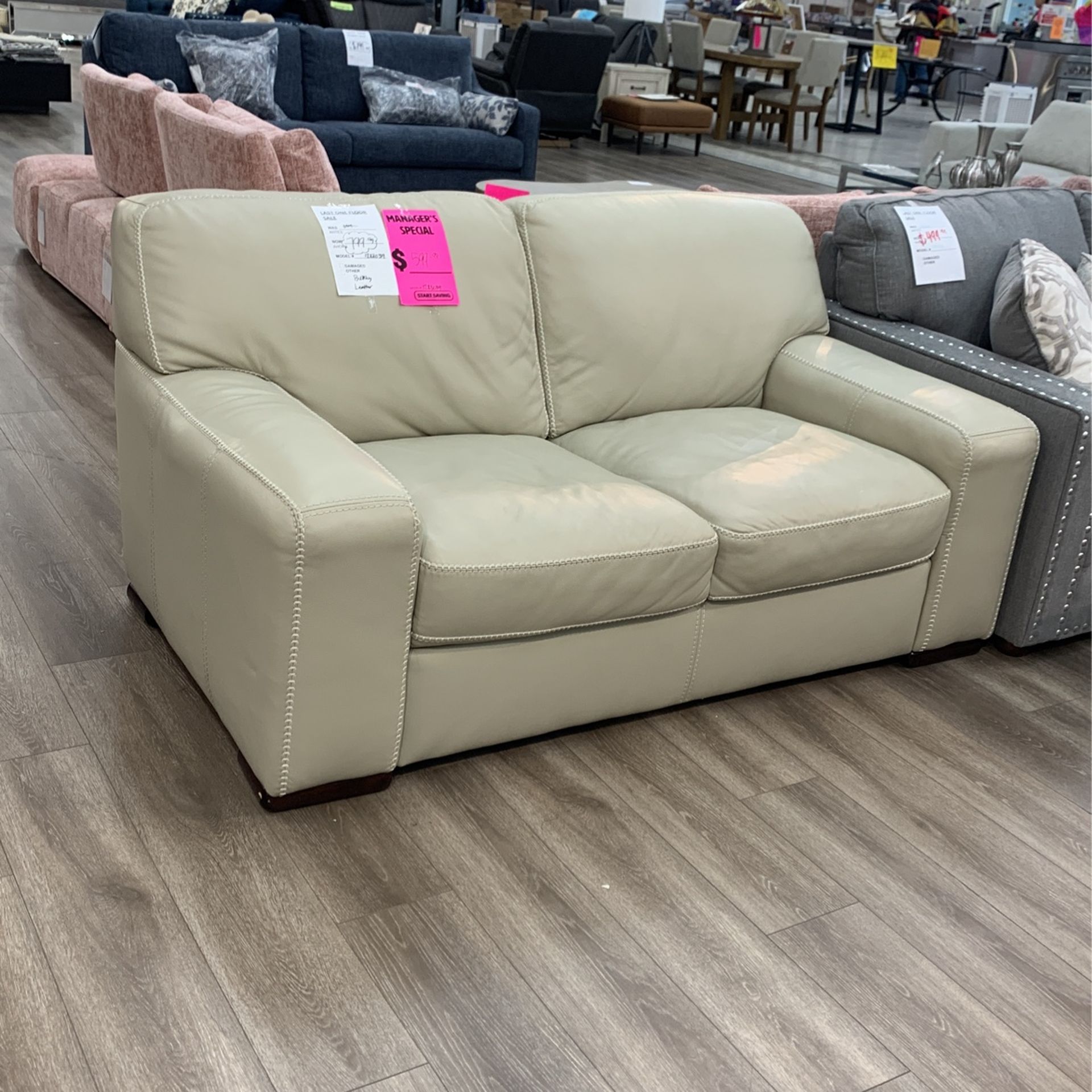 Buckley Loveseat