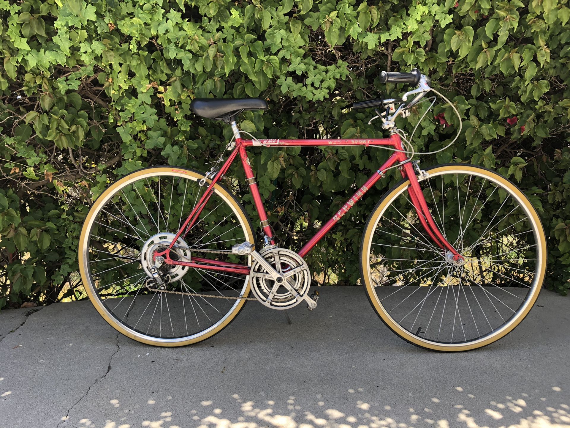 Vintage Schwinn World Sport Touring Bike—1986
