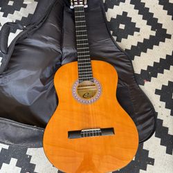 Acoustic Guitar-Cleca 