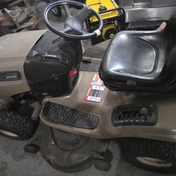 CRAFTSMAN DLS3500
Riding Lawn Mowers
