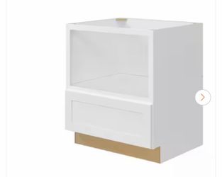 30’ Microwave Base Cabinet Avondale in Alpine White