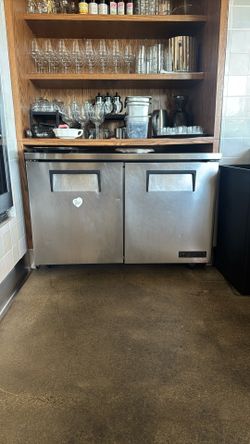 TRUE drink Refrigerator! Needs To Go ASAP