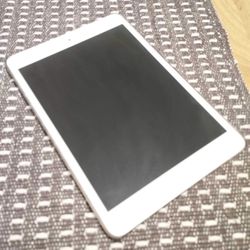 iPad Mini 1st Gen (Read Details 1st!)