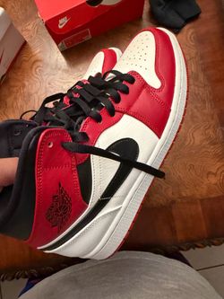 Jordan 1 Chicago mid