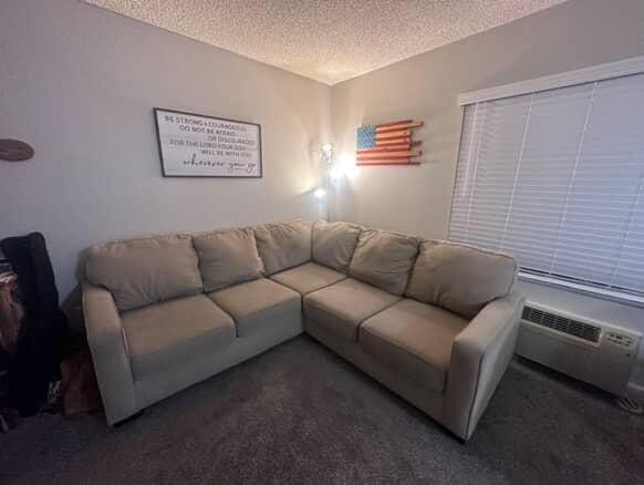FREE Sectional Couch – Must Pick Up (Pending pickup)
