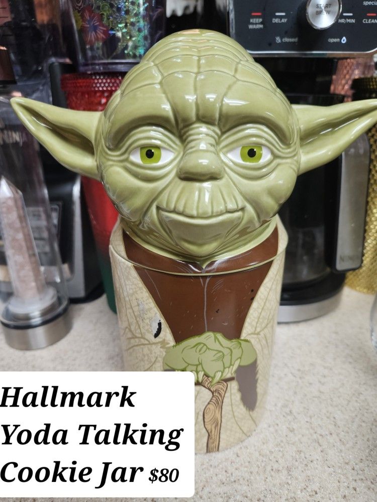 Hallmark Yoda Talking Cookie Jar 3 Phrases Star Wars Treat Jar 9.5"