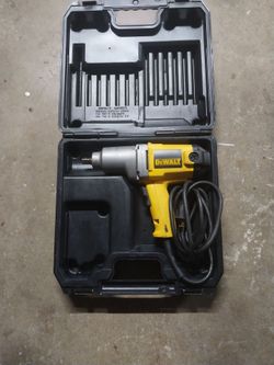 Dewalt 1/2" IMPACT Wrench 7.5 A  2700  BPM  (  Condition Good  )