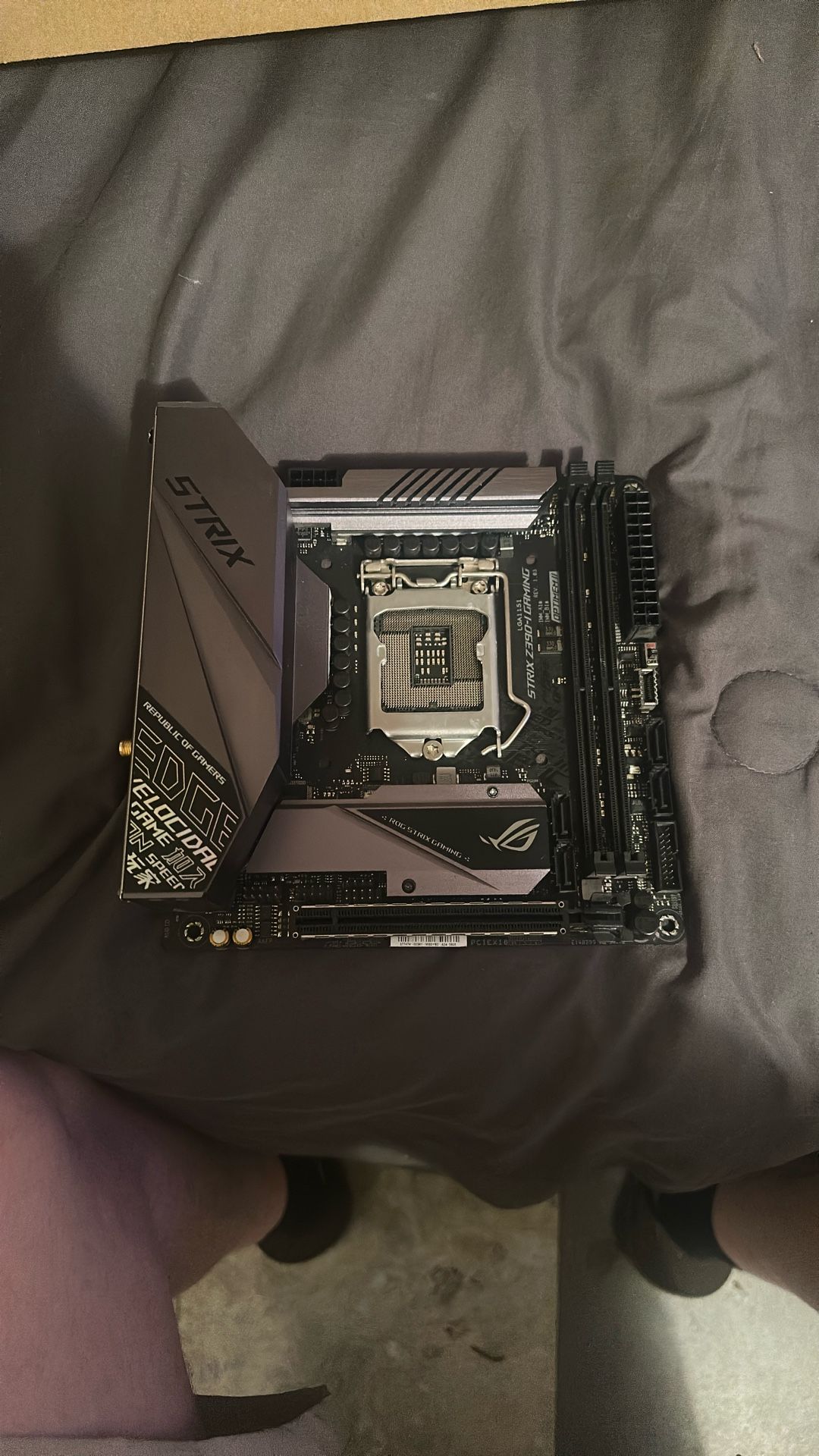 ASUS ROG STRIX Z390 -I GAMING LGA 1151