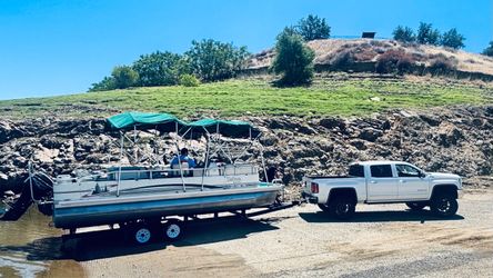 2004 Tahoe Aspen 24ft with trailer