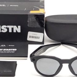 Oakley Meta - HSTN glasses - with Meta AI, Audio, Photo, Video Compatibility - Clear Lenses - Black 