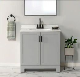 Glacier Bay
Oakley 31 in. Single Sink Pearl Gray Bath Vanity with White Cultured Marble Top (Assembled)