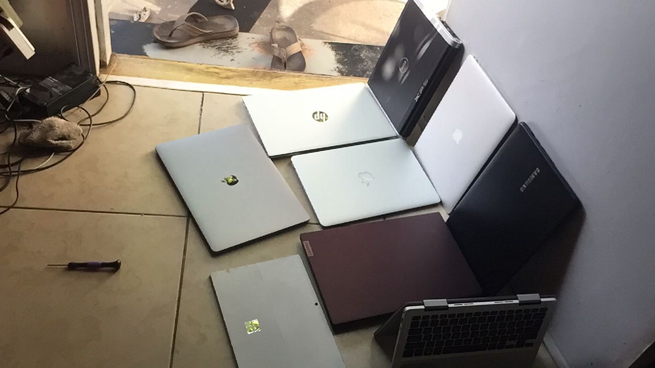 a lot 9 Laptop MacBook Pro/Air Hp / Samsung/ DELL/surface/Lenovo for Parts