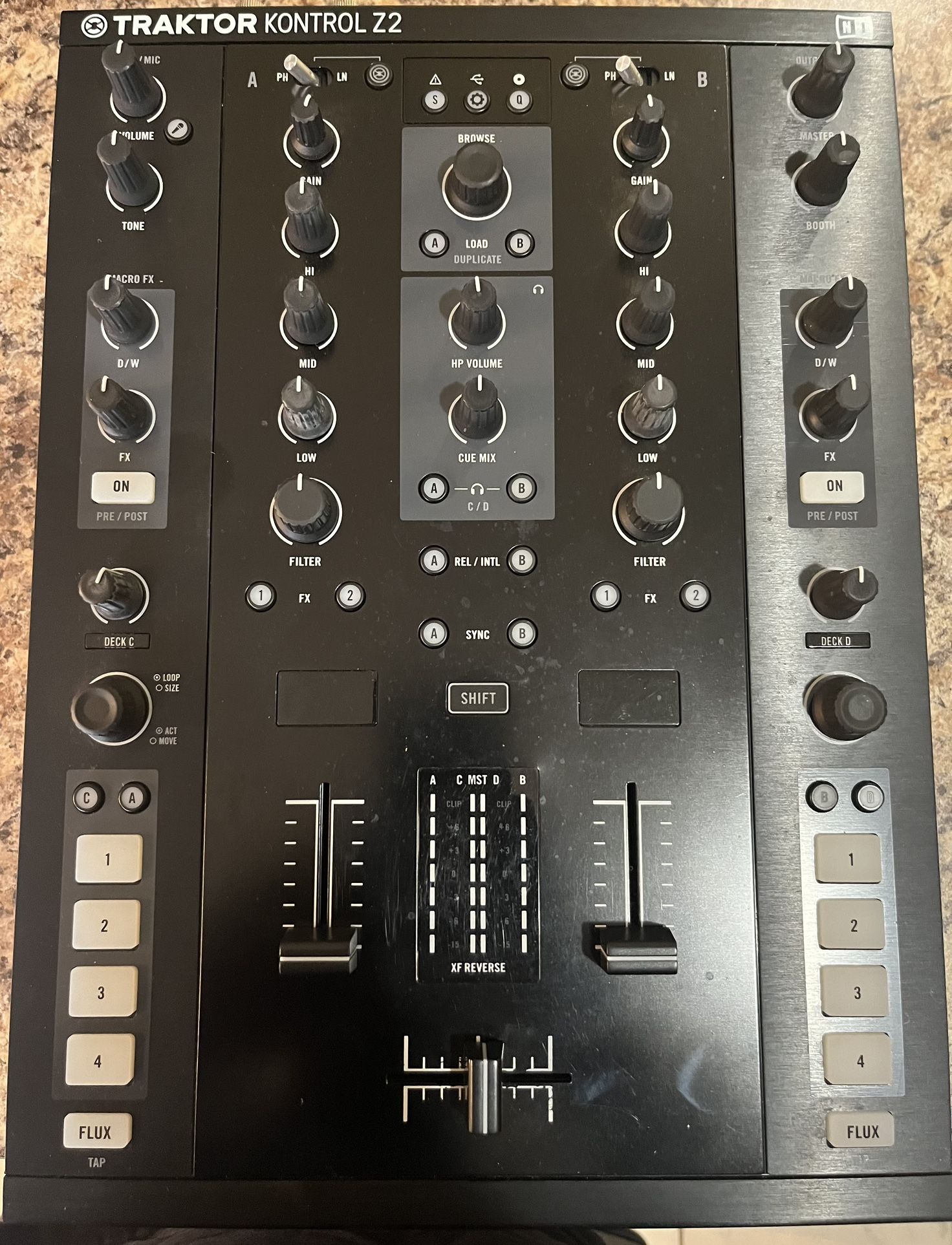 TRAKTOR KONTROL Z2. Native Instruments