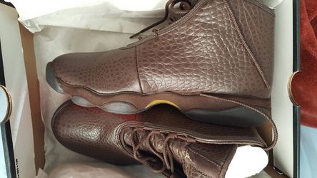 BRAND NEW SNAKE SKIN STYLE AUTHENTIC JORDAN SIZE 9 VERY COMFORTABLE AND GREAT FOR WORK. BRAND NEW.