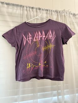 Purple Def leppard graphic tee