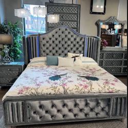 New King Size 4pc Bedroom Set Without Mattress And Free Delivery 