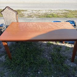 Free - Dining Dining Room Table