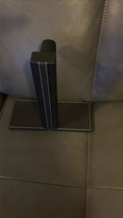 Wireless charger/ headphone stand