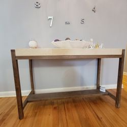 SOFA/ENTRY TABLE