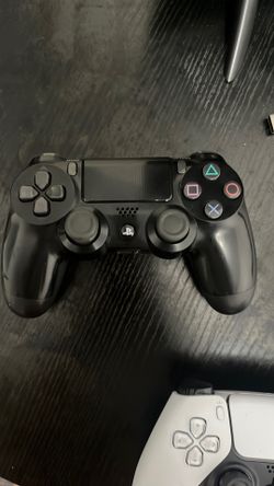 PS4 controller
