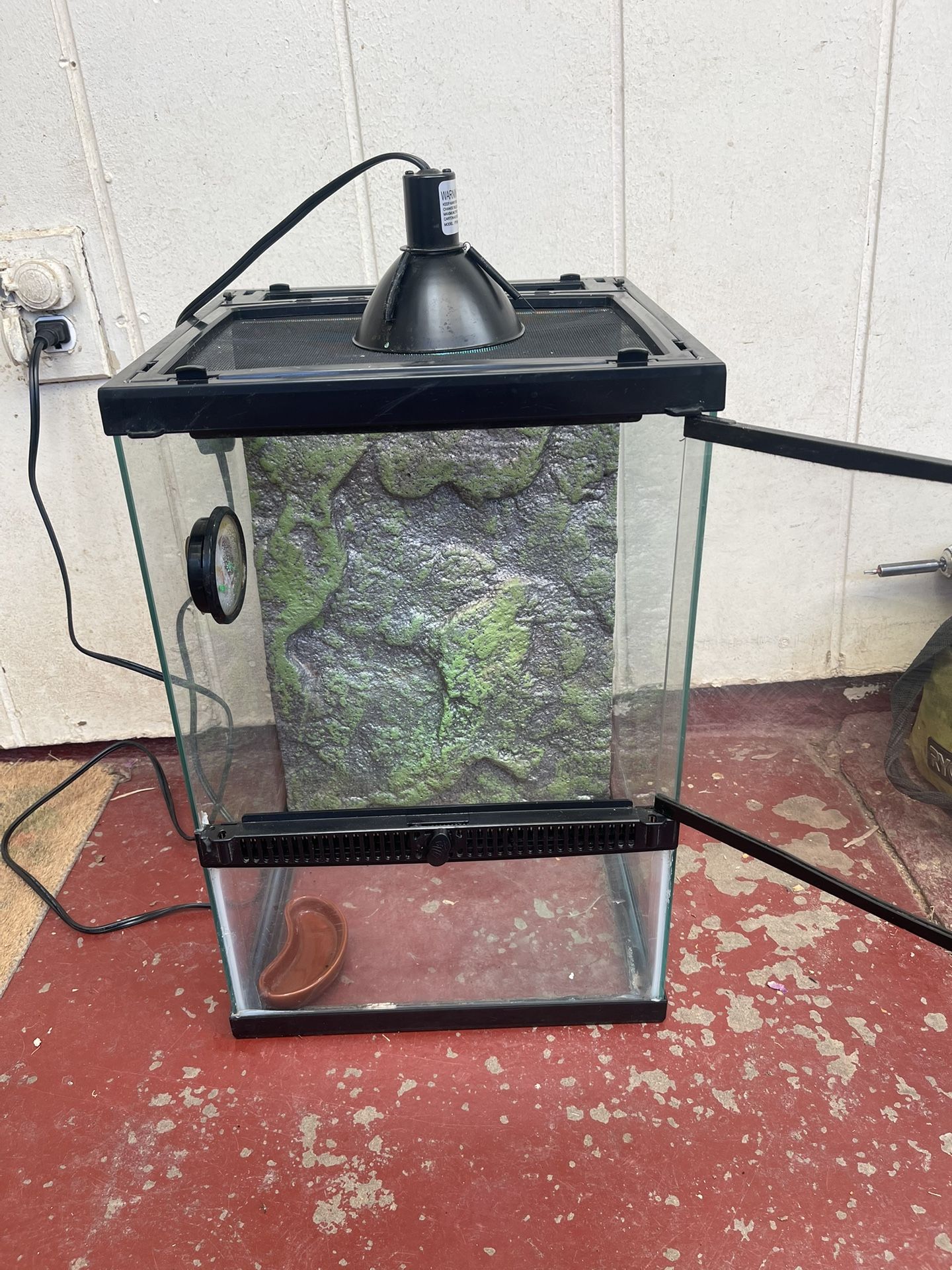 Reptile Terrarium, good condition 12x12x18