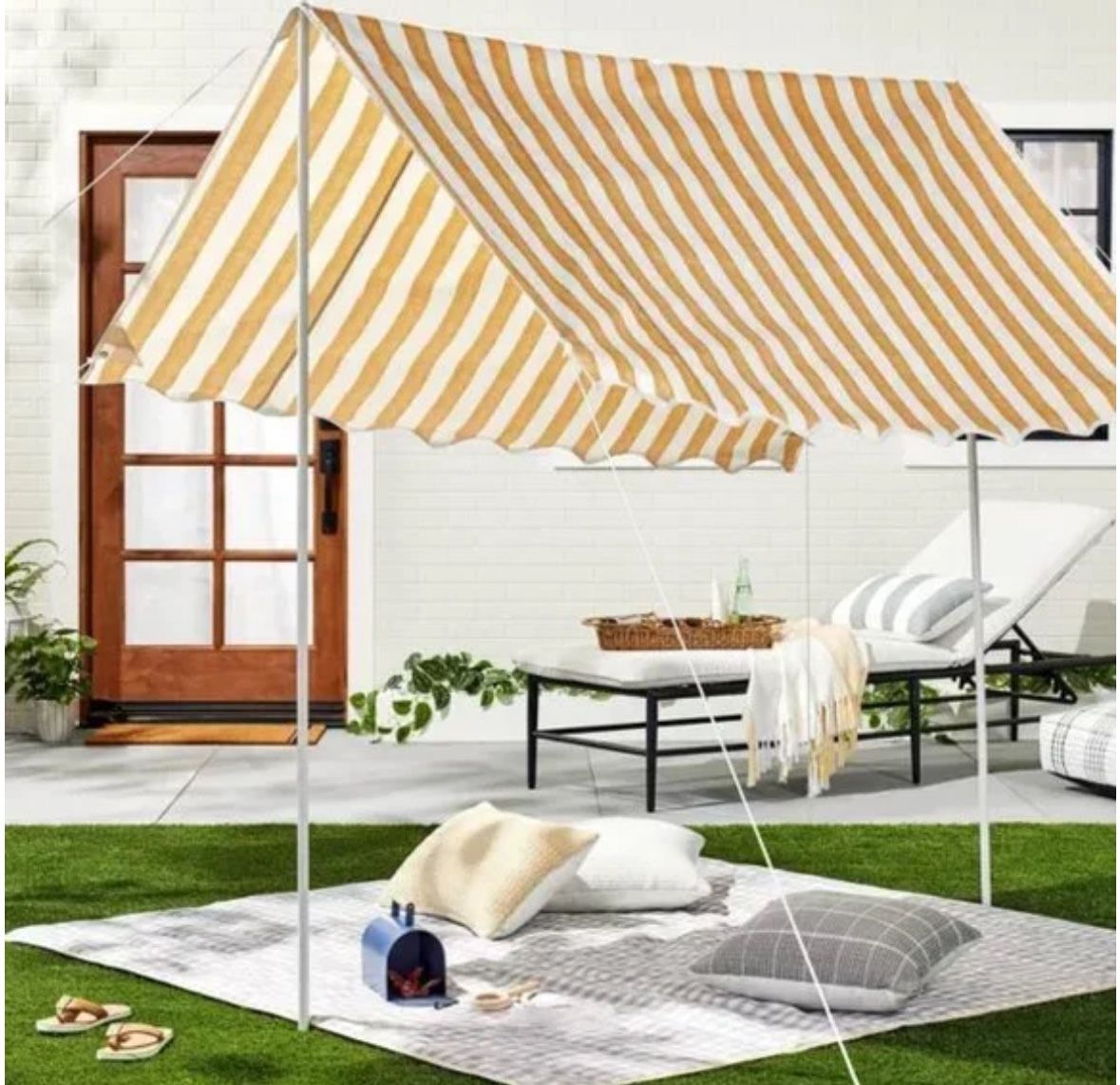 Outdoor sunshade. Great for picnic and other outdoor activities