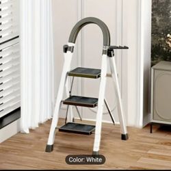 New In box White 3-step Ladder