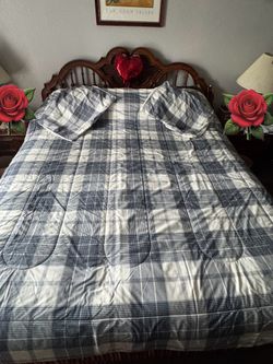 Plush Queen/ Full Quilt