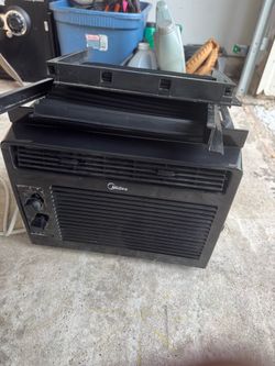 A/C WINDOW UNIT BLOWS COLD!!