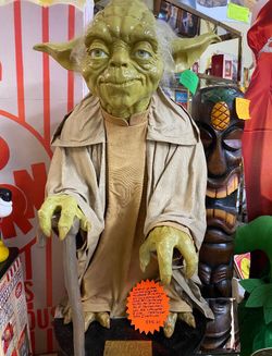 Star Wars Life Size Yoda Blockbuster Limited Edition Statue Christmas Holiday Gift