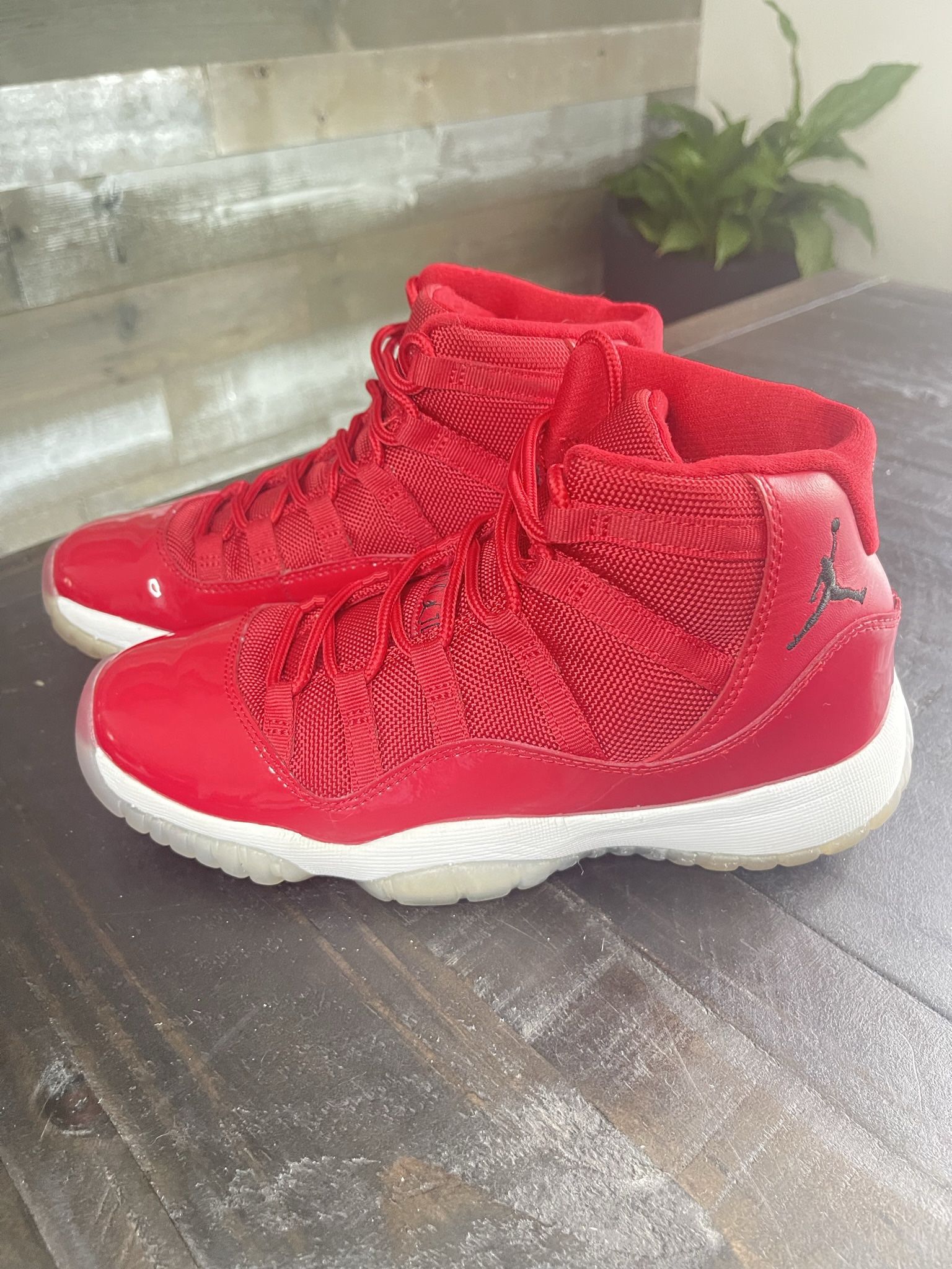 Nike Air Jordan 11 XI Retro BG GS Win Like 96 Gym Red Size 6Y