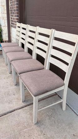 Set of 4 Farmhouse Dining Chairs