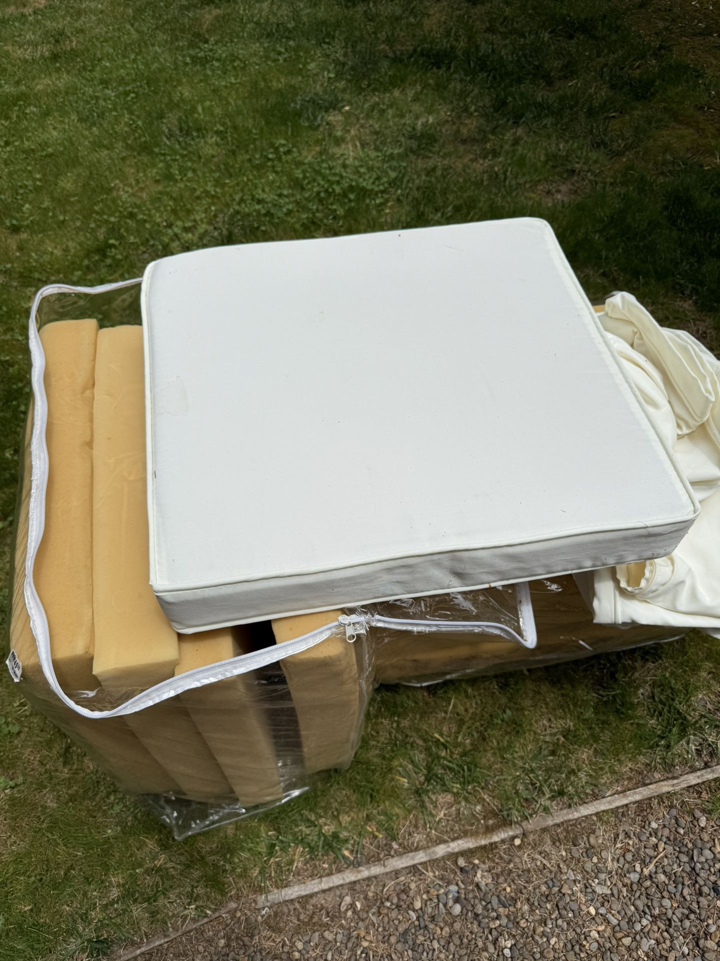 10 White Patio Cushions