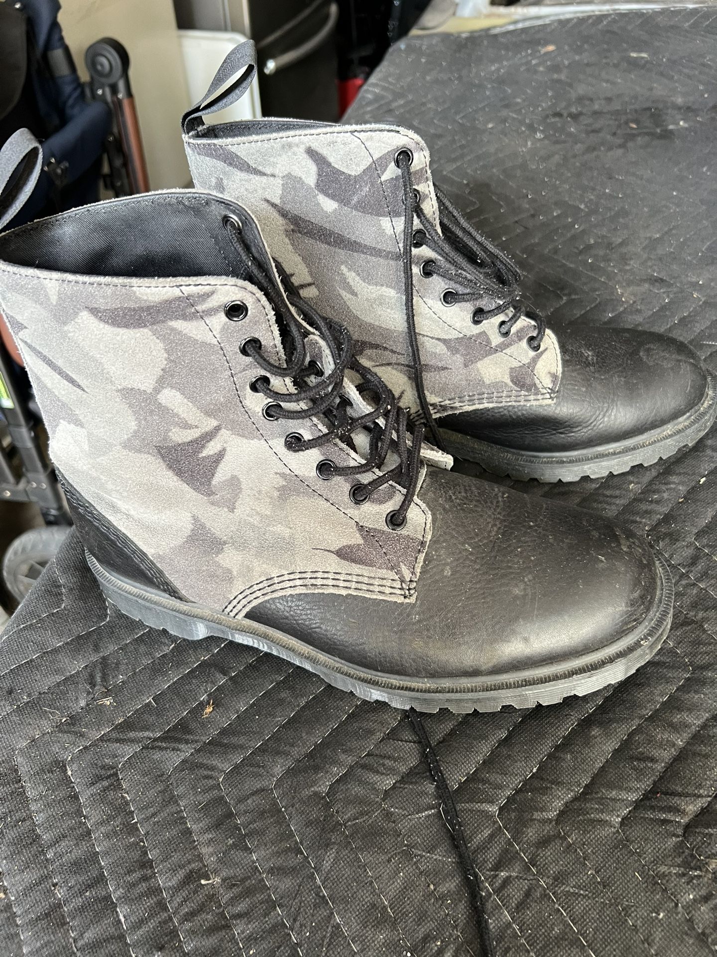 Dr Martens Size 12 Men