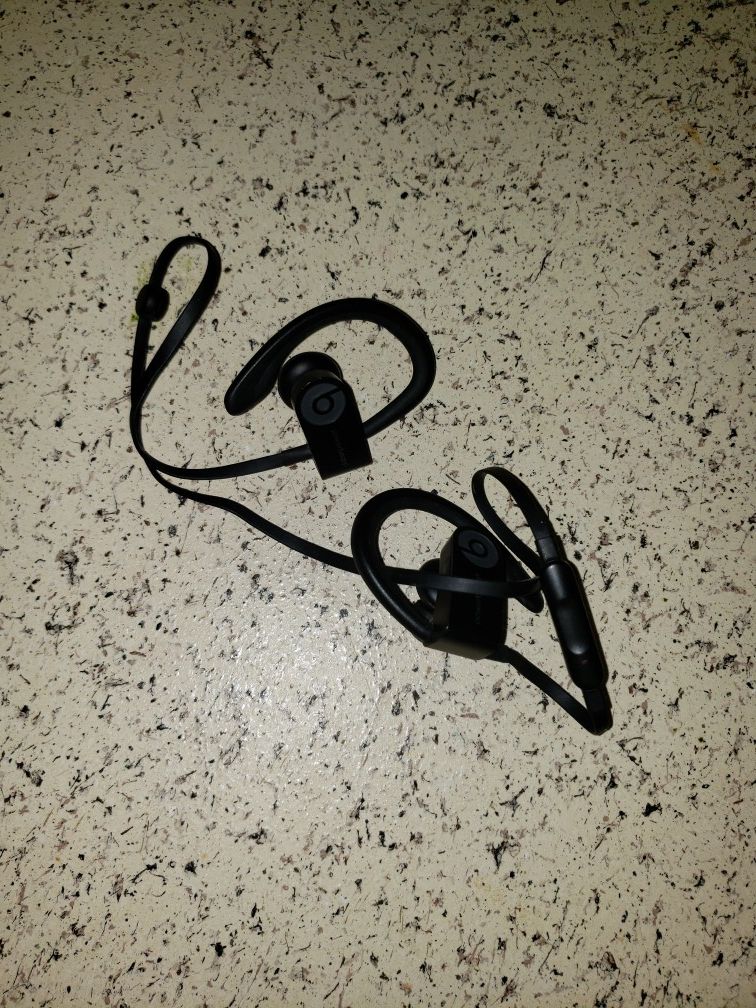 Powerbeats 2 perfect condition