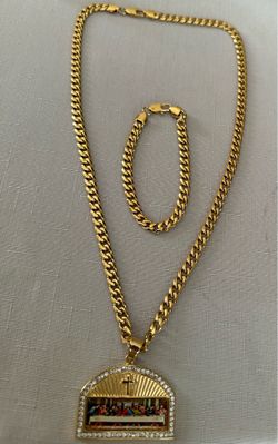 Cuban chain set with last supper pendant