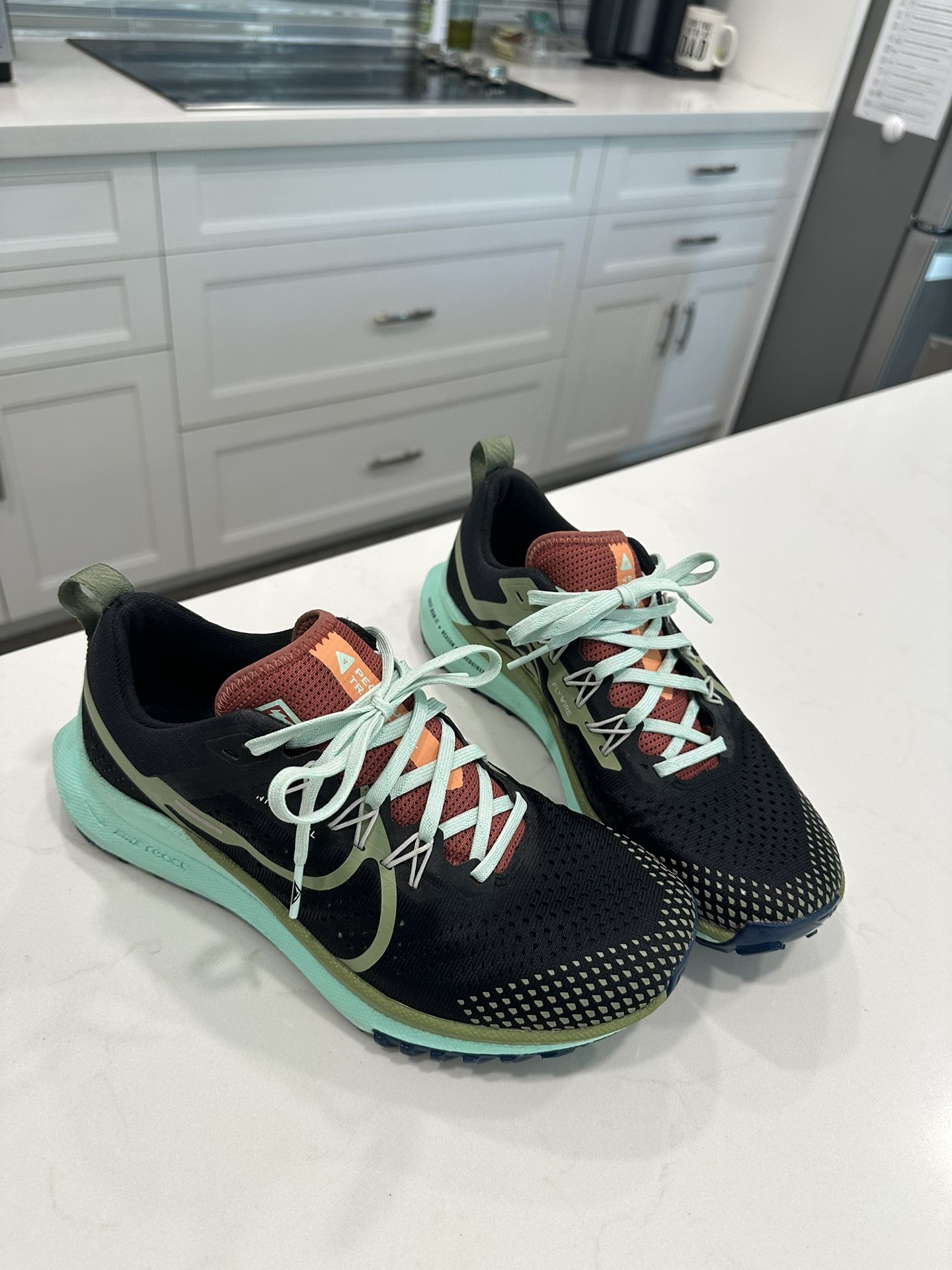 Nike React Trail Women’s Size Sz 7 Shoes Sneakers