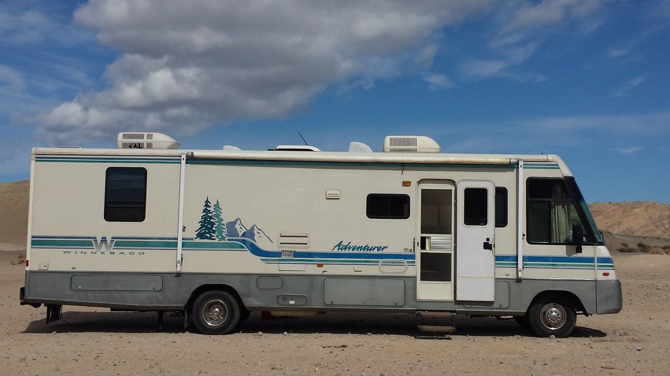 1995 Winnebago Adventurer