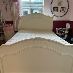 Full Bed with Headboard & Footboard 