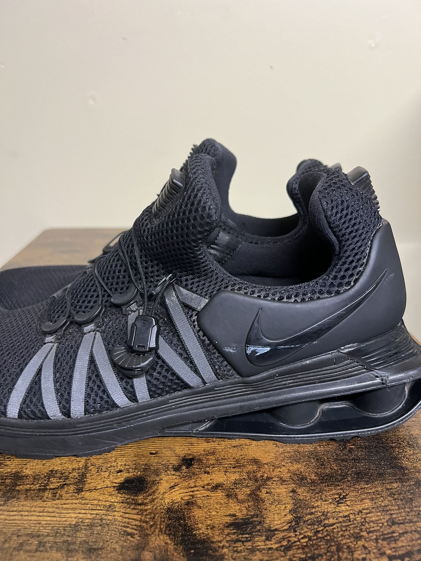 Nike Shox Gravity Triple Black