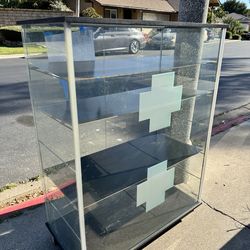 Glass Display-FREE